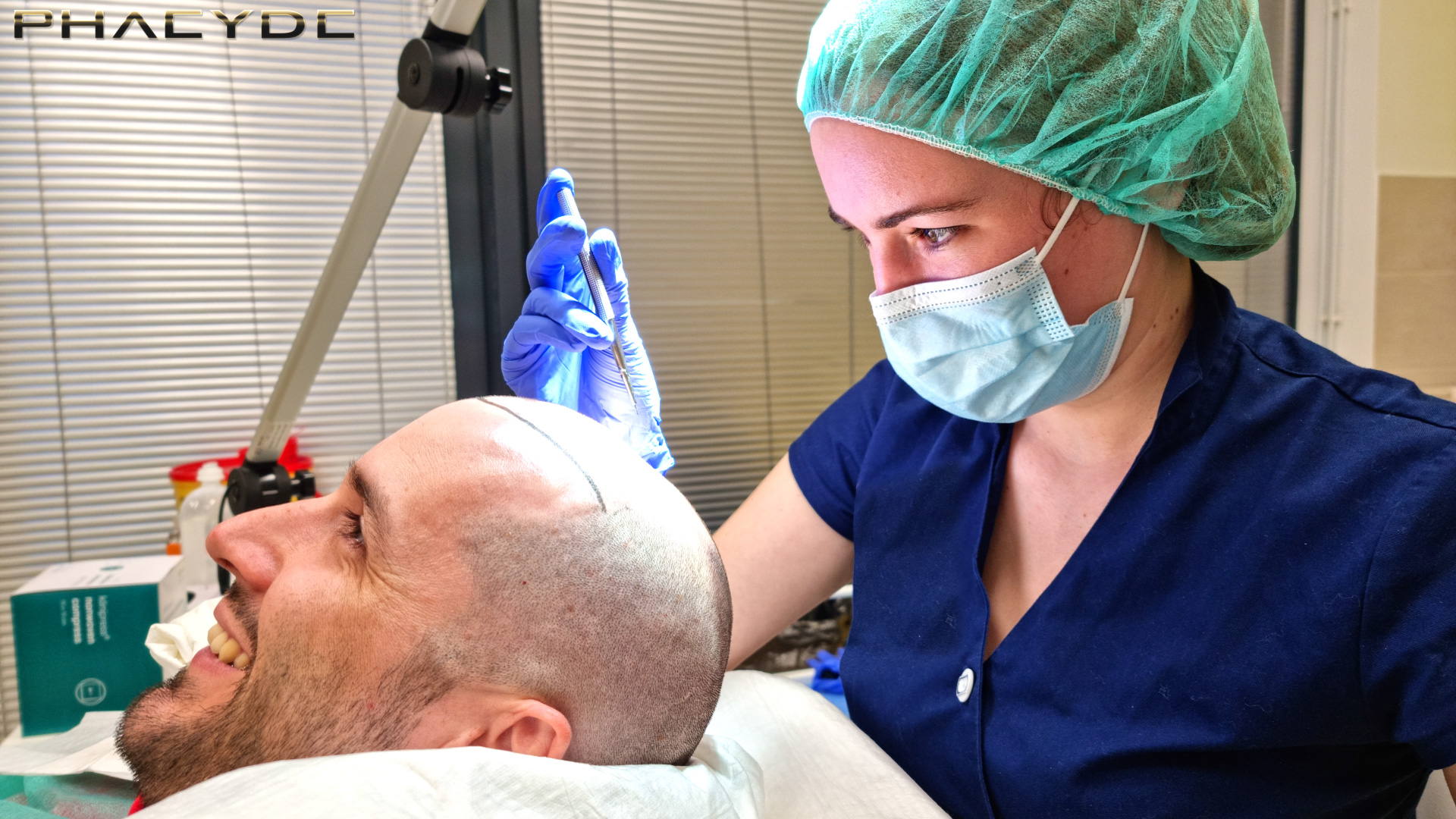 Hair Transplant Procedure at the Phaeyde Clinic Hair Transplant Procedure at the Phaeyde Clinic